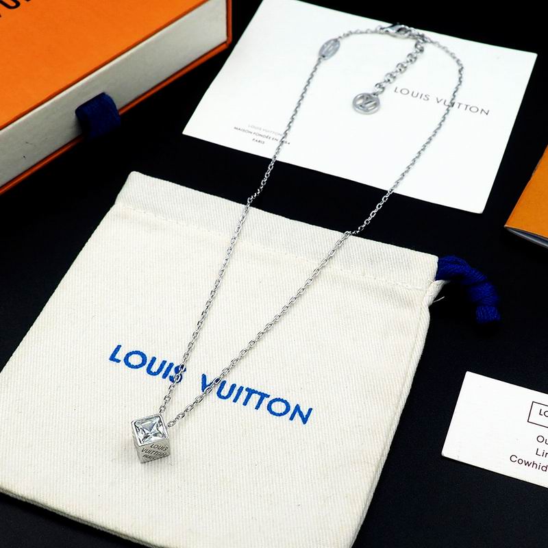 LV Necklace 04yxs292 (4)