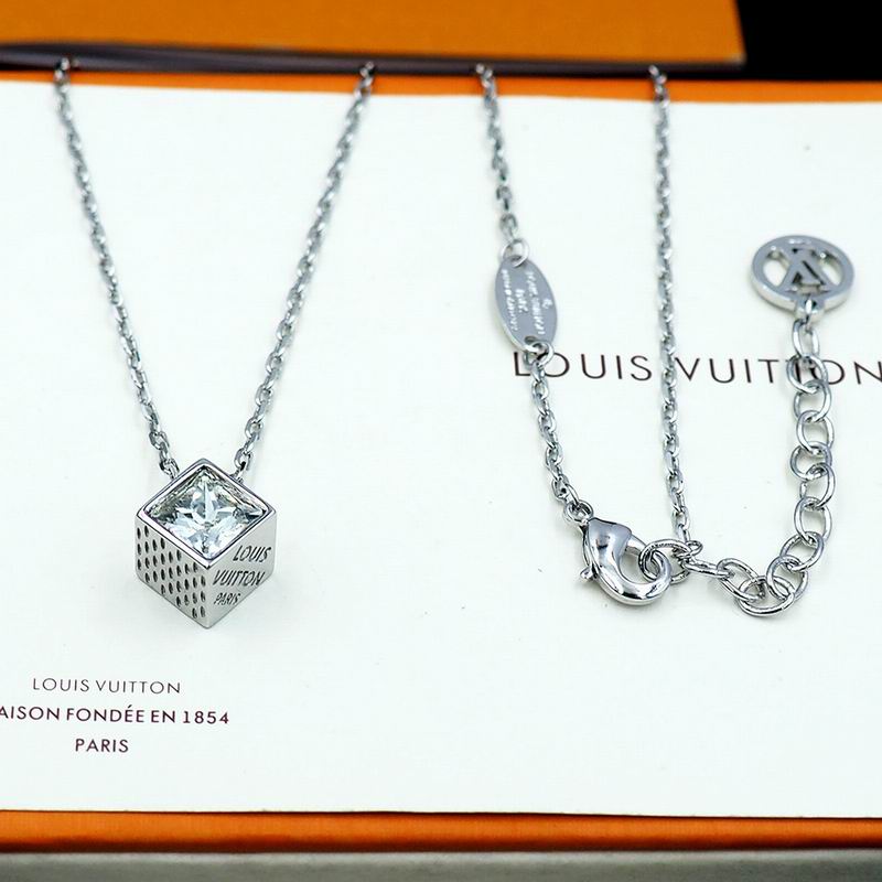 LV Necklace 04yxs292 (9)