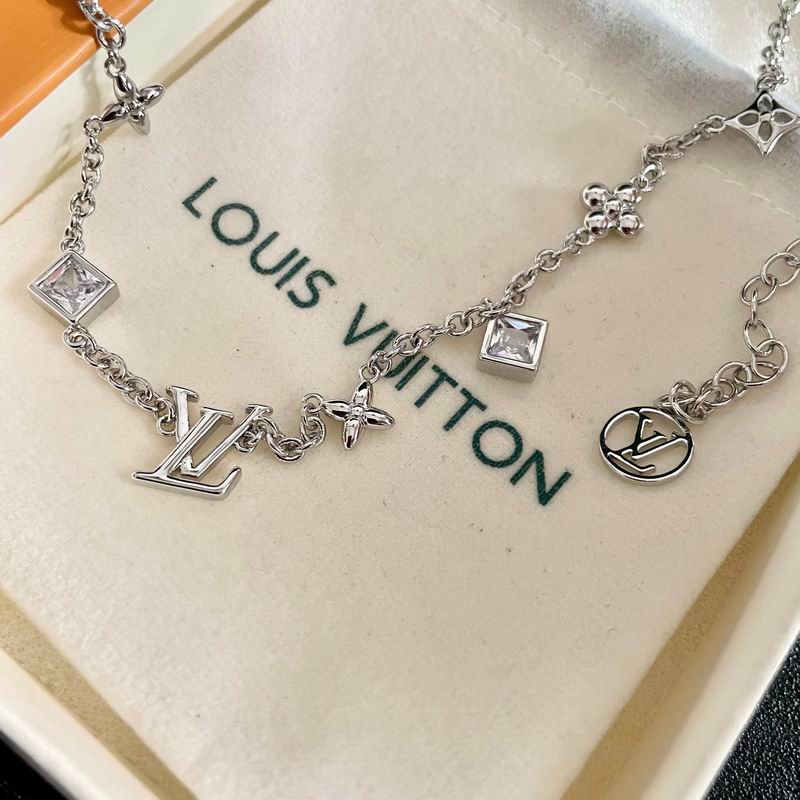 LV Necklace 04yxs320 (10)