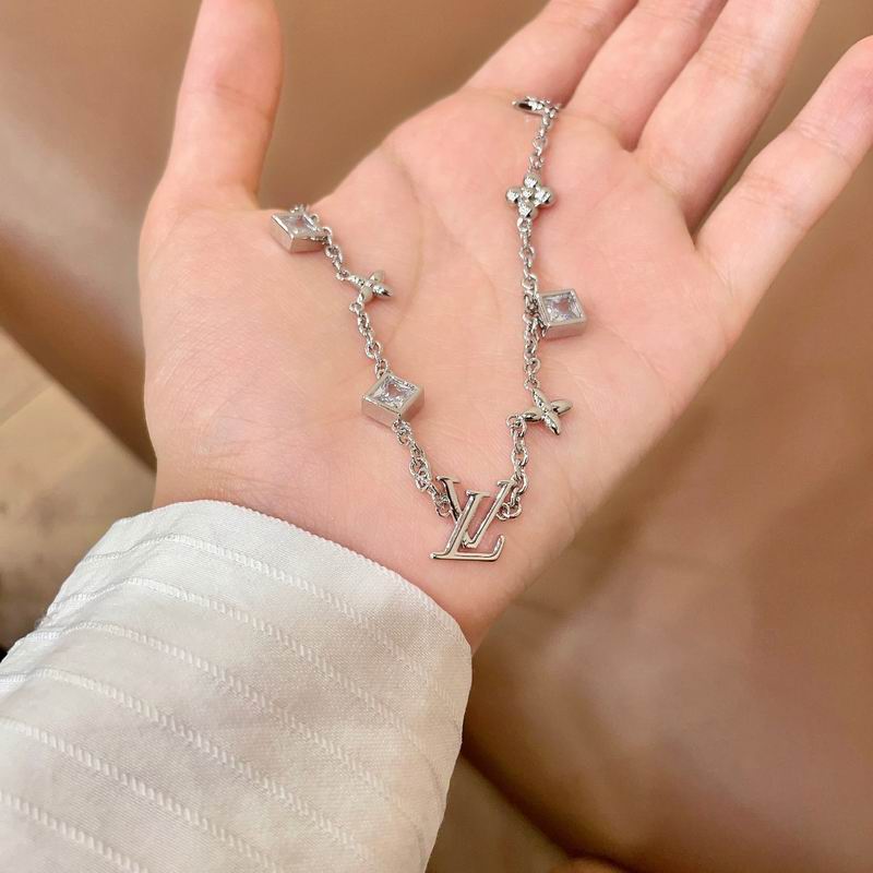 LV Necklace 04yxs320 (6)