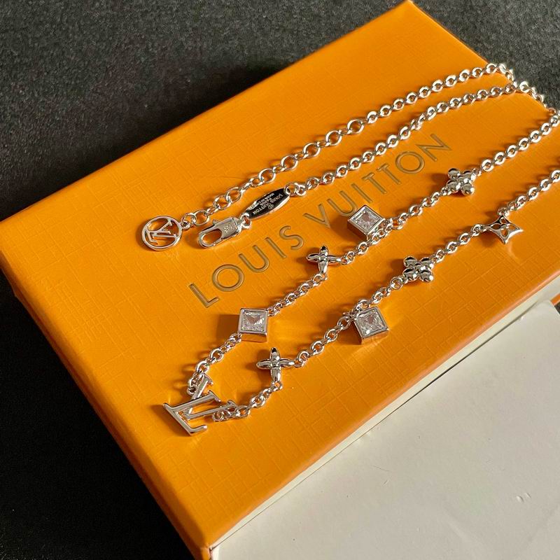 LV Necklace 04yxs320 (8)