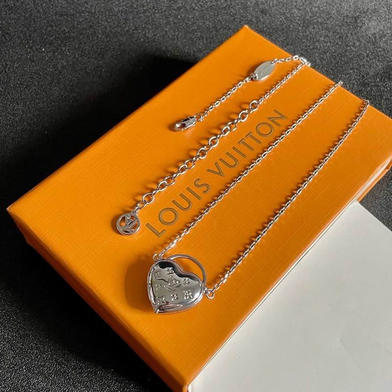 LV Necklace 04yxs331 (9)