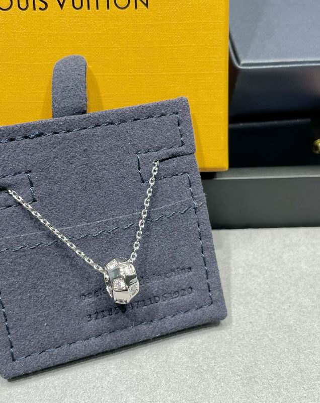 LV Necklace 04yxs335 (2)