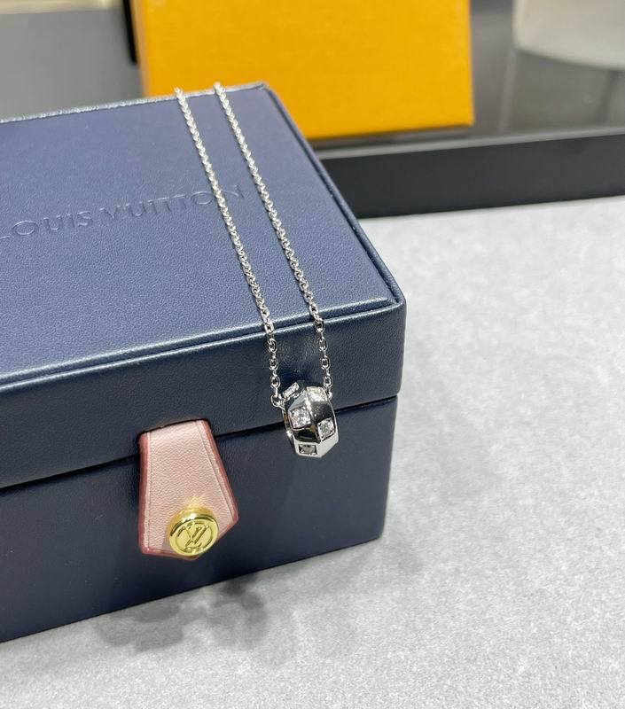 LV Necklace 04yxs335 (3)