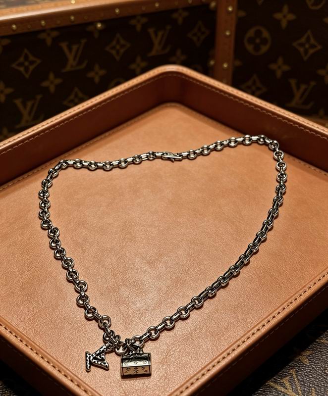 LV Necklace 04yxs352 (5)