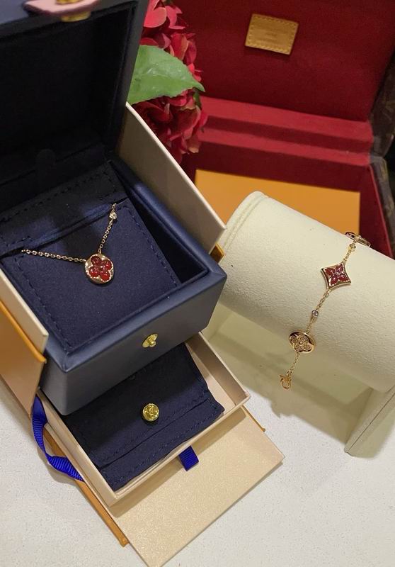 LV Necklace 04yxs359 (15)