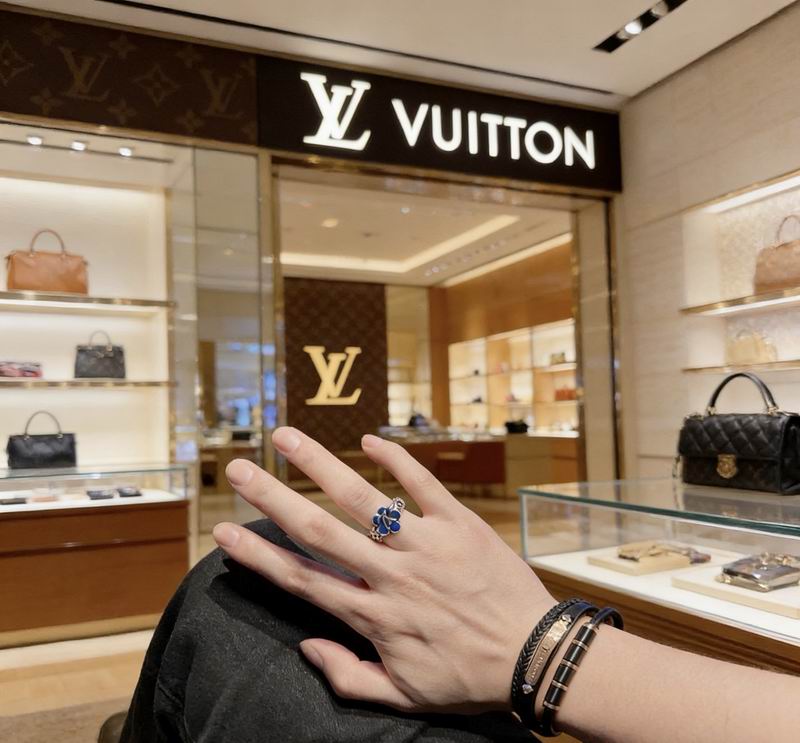 LV Ring 03yxs42 (9)