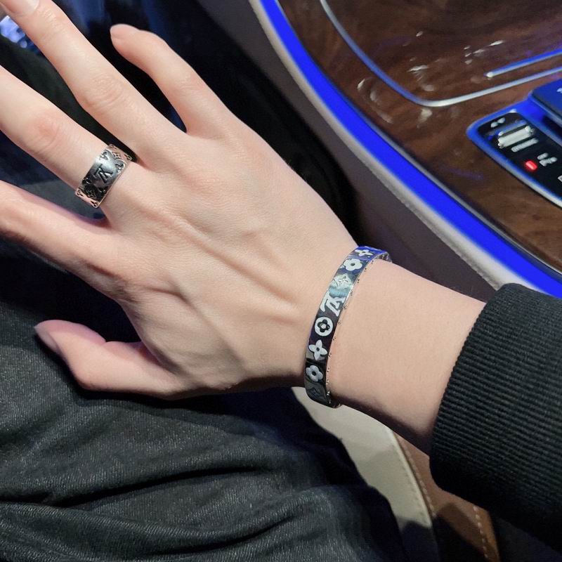 LV Ring 04yxs54 (9)