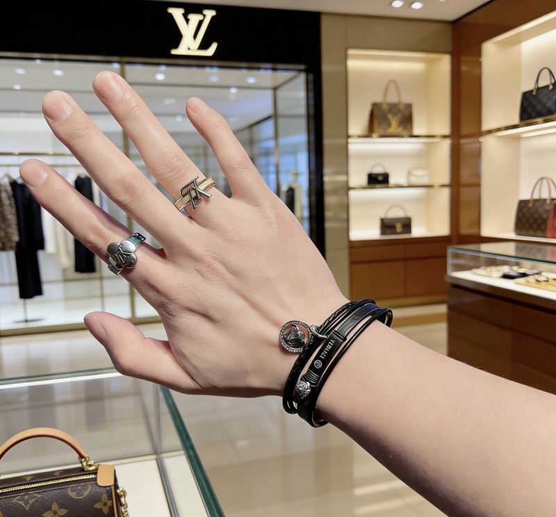 LV Ring 04yxs64 (9)