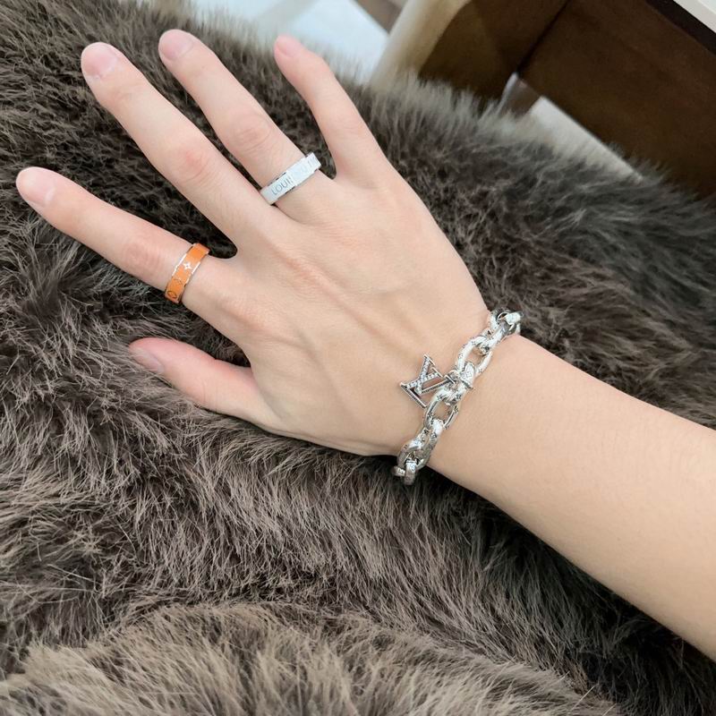 LV Ring 04yxs70 (36)