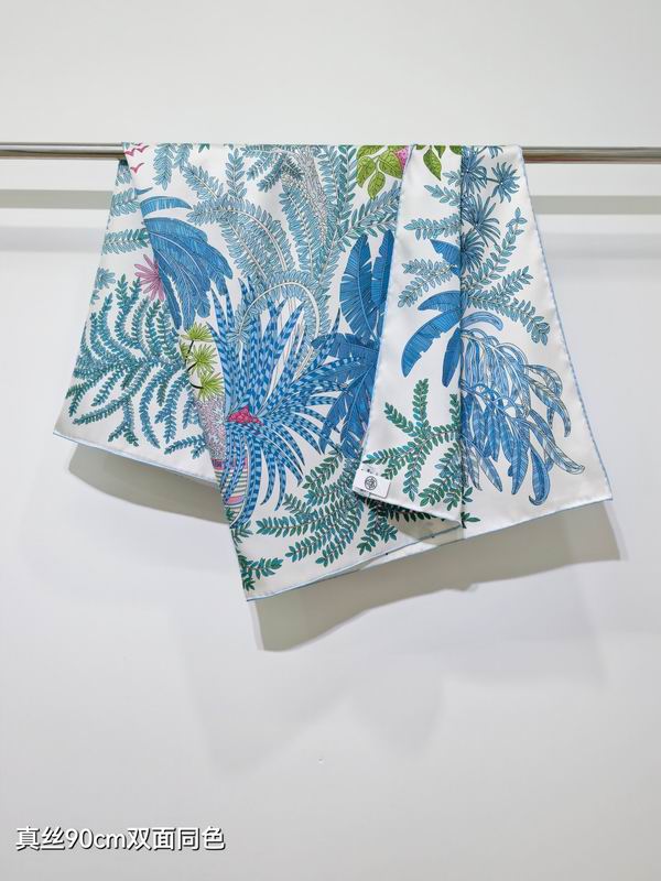 LV Silk Scarf 90X90cm E17 (2)