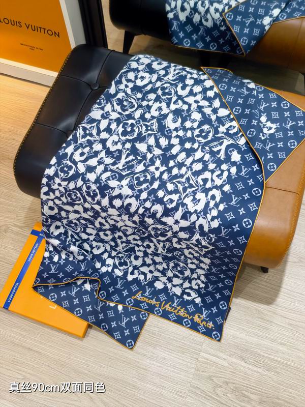 LV Silk Scarf 90X90cm E39 (5)