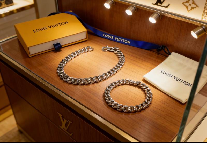 LV Suits 03yxs24 (3)