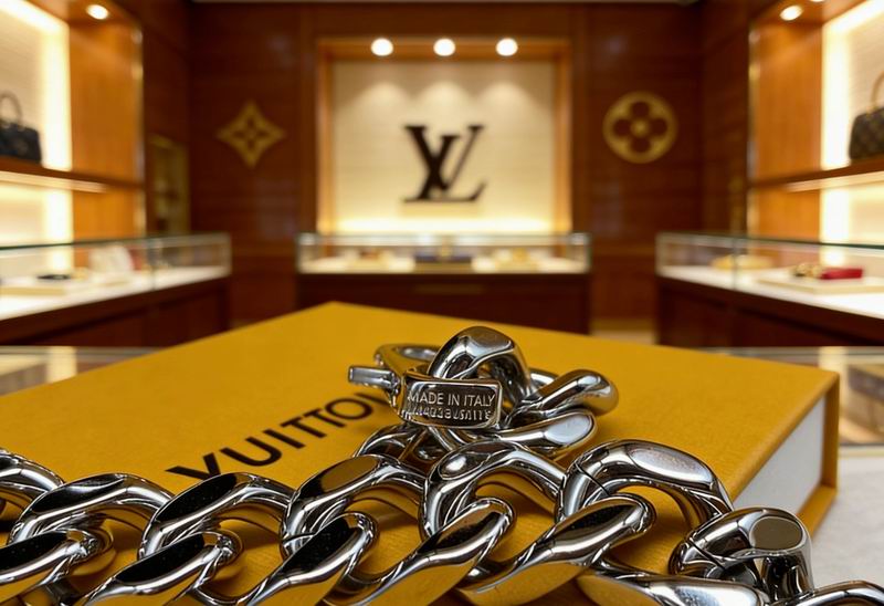 LV Suits 03yxs24 (4)