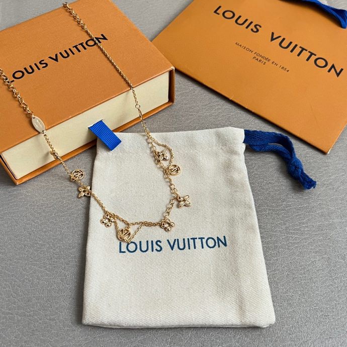LV Suits 03yxs29 (16)