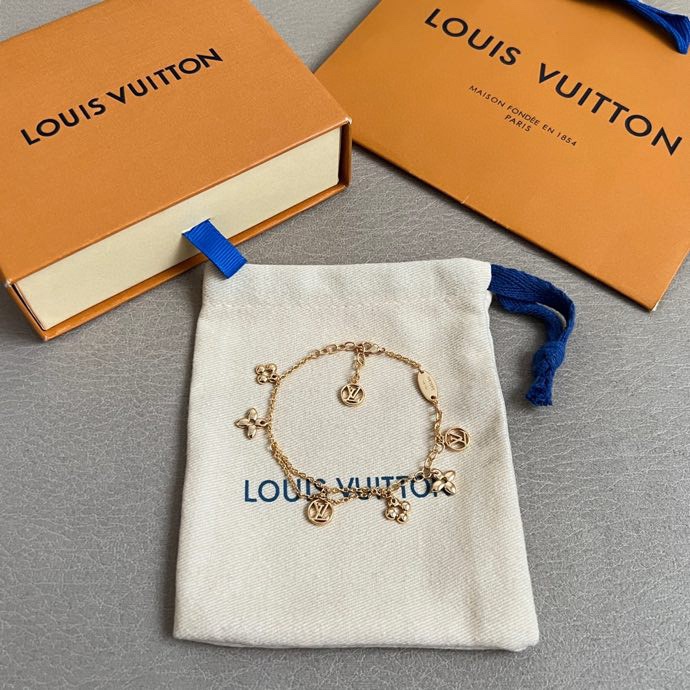LV Suits 03yxs29 (3)