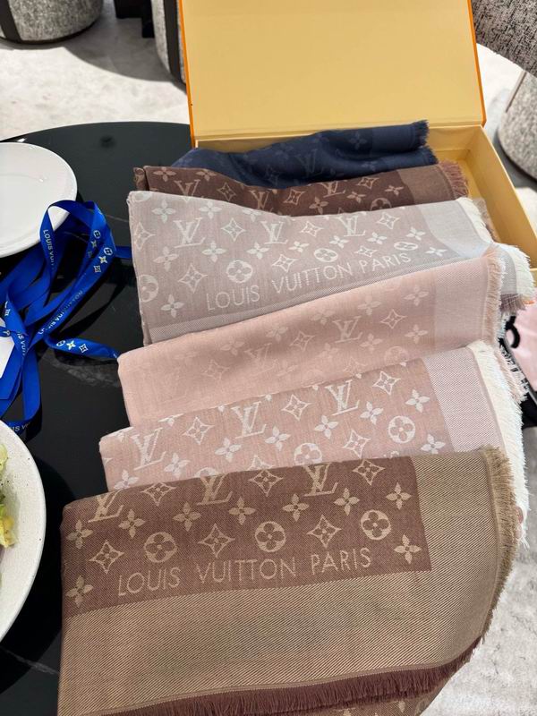 LV silk scarf 140X140cm E56 (1)