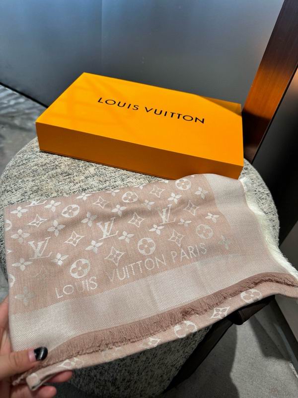 LV silk scarf 140X140cm E56 (15)