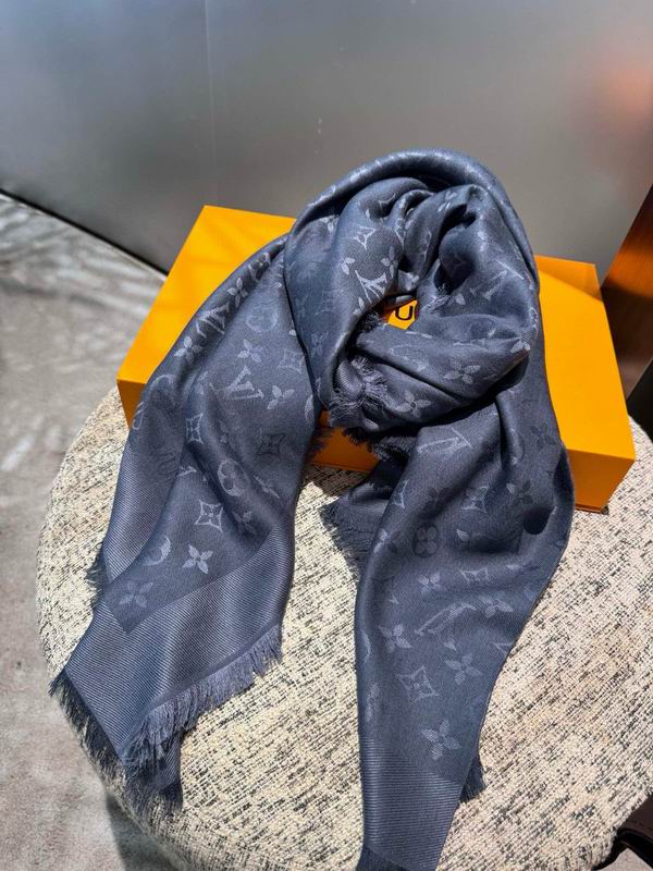 LV silk scarf 140X140cm E56 (18)