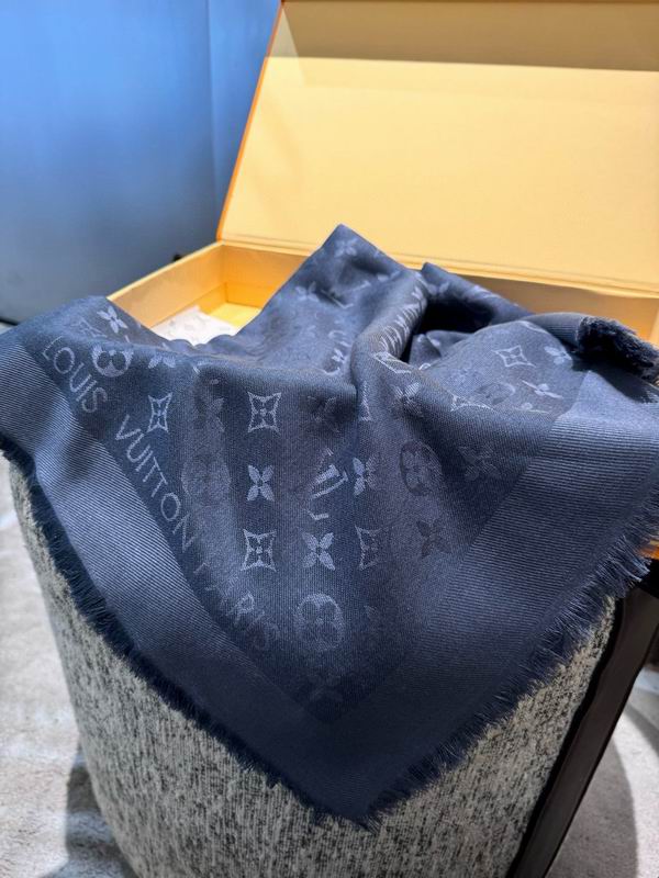 LV silk scarf 140X140cm E56 (19)