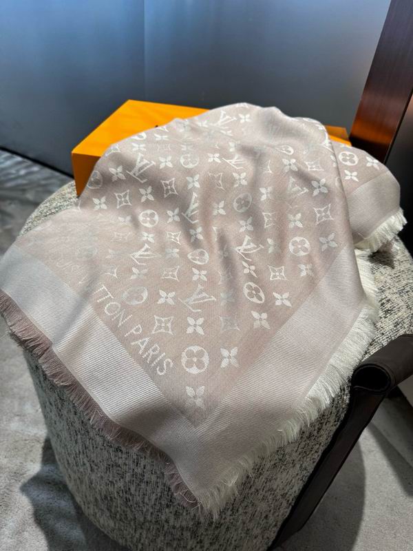 LV silk scarf 140X140cm E56 (28)
