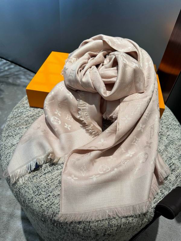 LV silk scarf 140X140cm E56 (32)