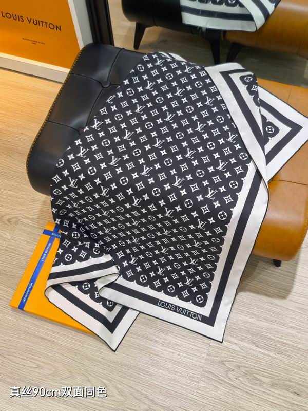 LV silk scarf 90X90cm E53 (1)