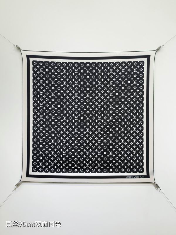 LV silk scarf 90X90cm E53 (3)