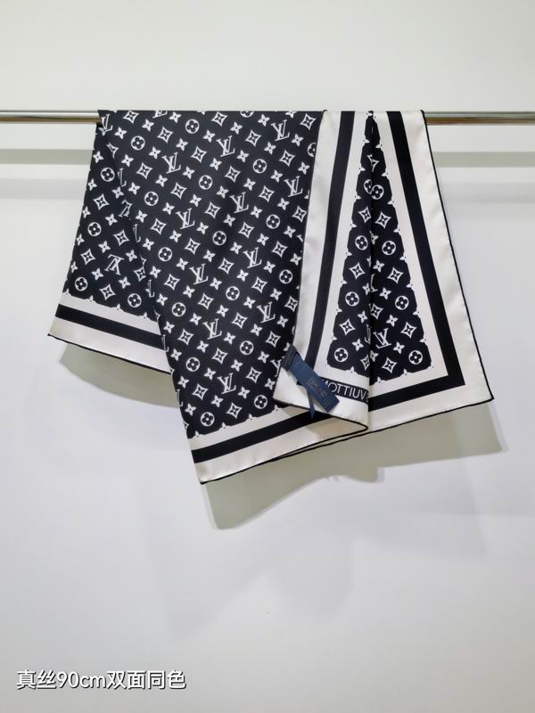 LV silk scarf 90X90cm E53 (5)