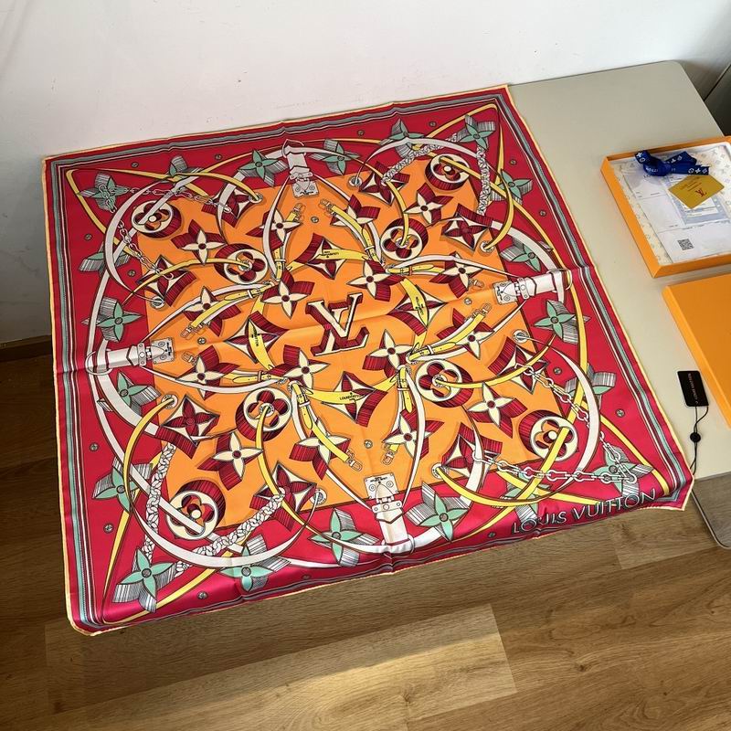 LV silk scarf hm (127)