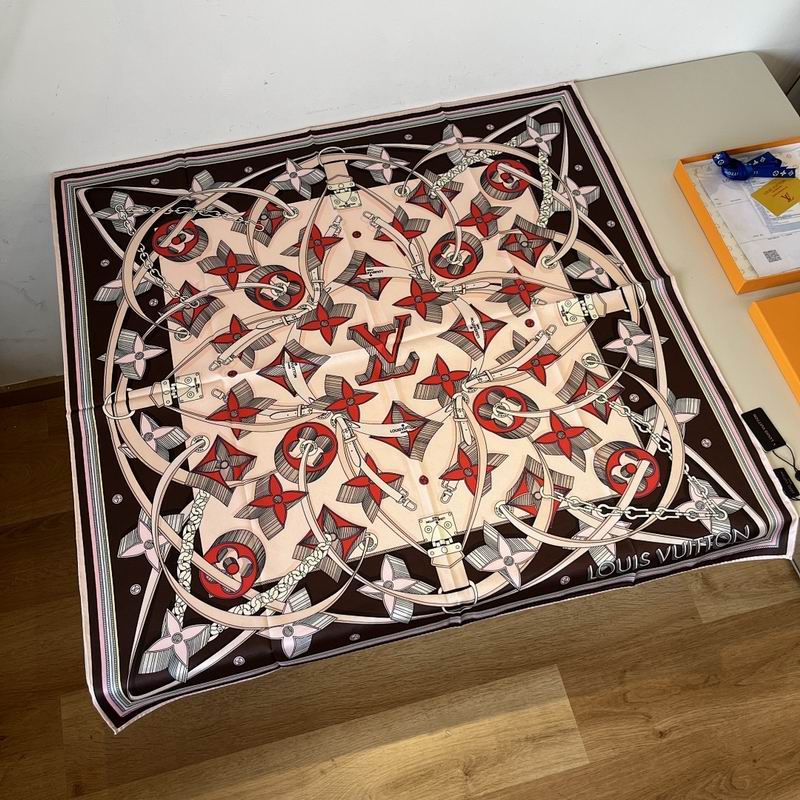 LV silk scarf hm (136)