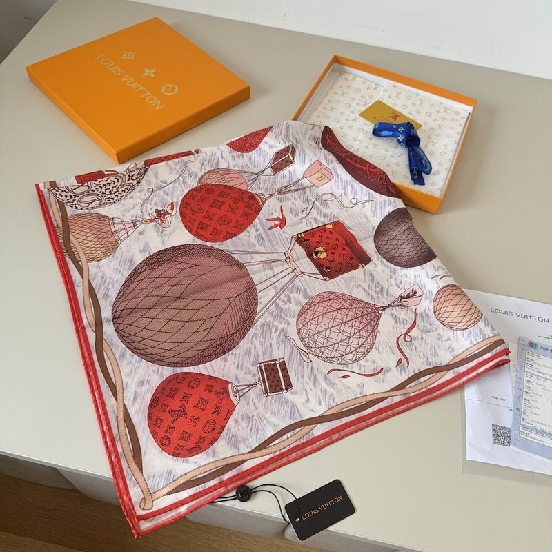 LV silk scarf hm (141)
