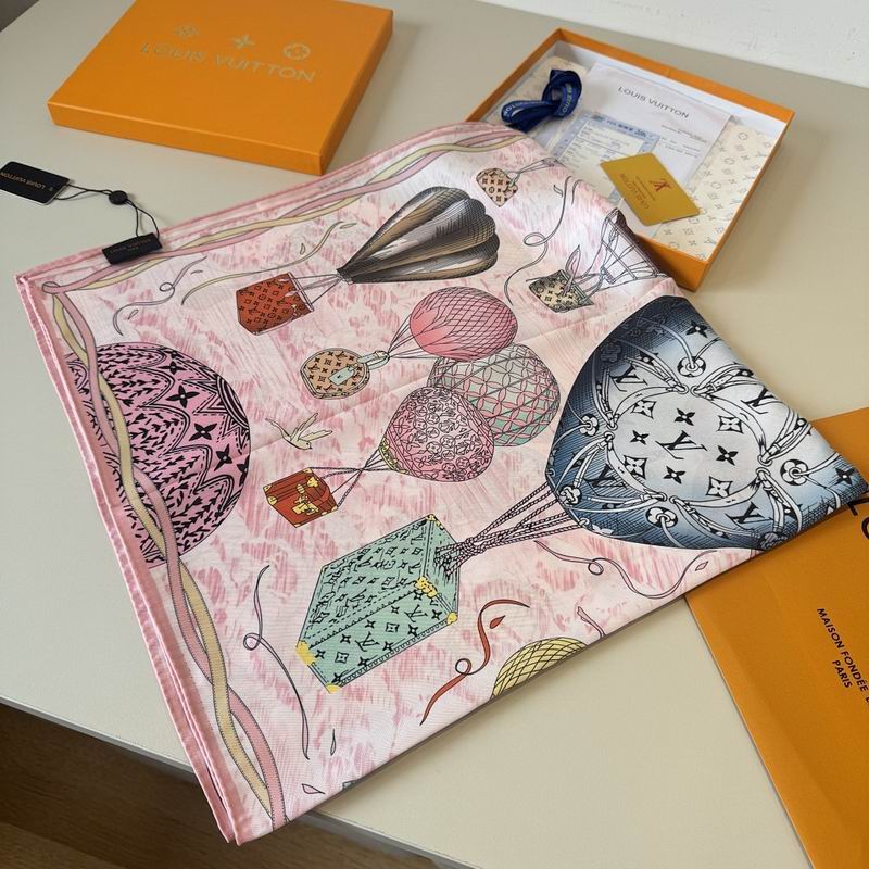 LV silk scarf hm (144)
