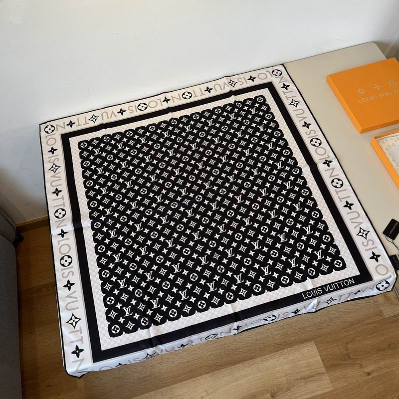 LV silk scarf hm (16)
