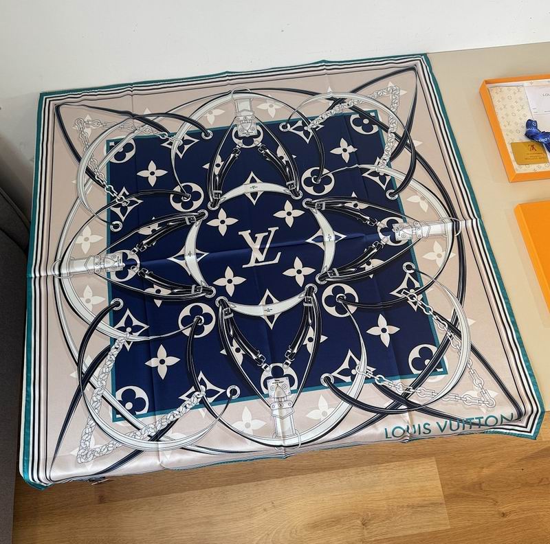 LV silk scarf hm (175)