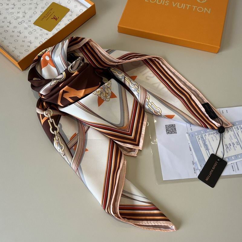 LV silk scarf hm (177)