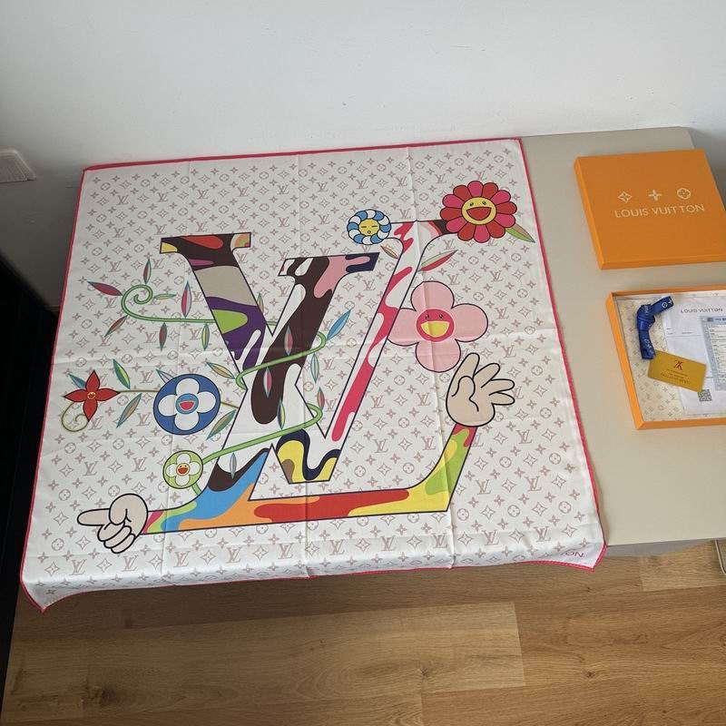 LV silk scarf hm (182)