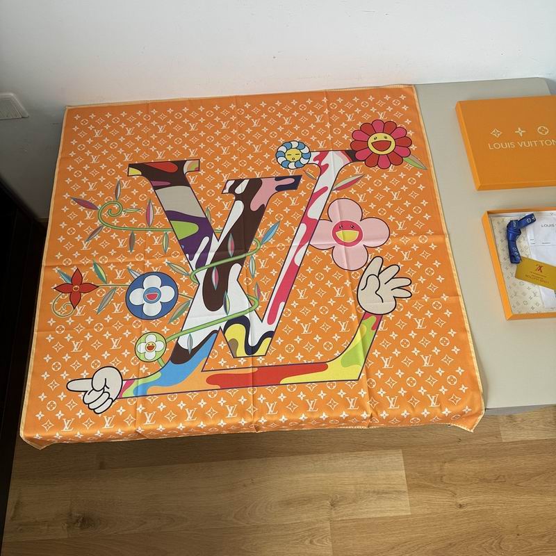 LV silk scarf hm (188)