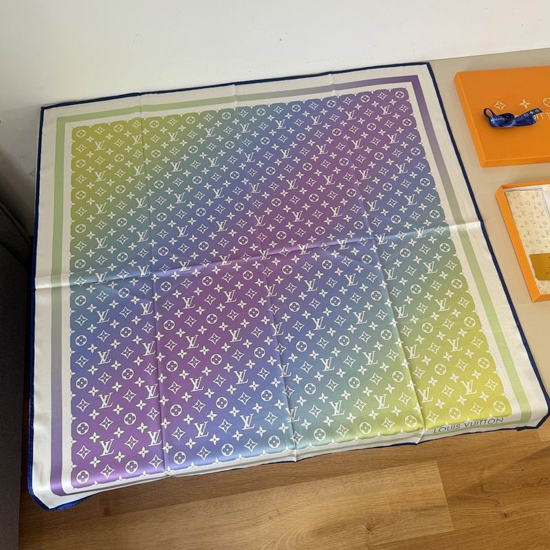 LV silk scarf hm (207)