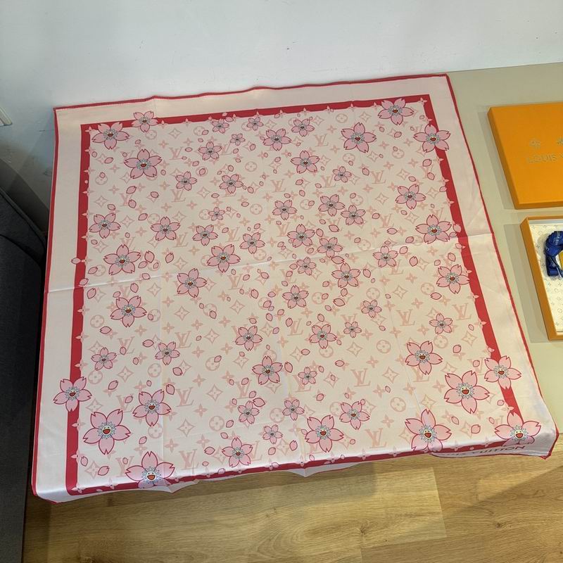 LV silk scarf hm (214)