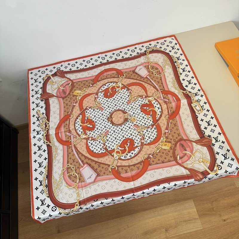 LV silk scarf hm (224)