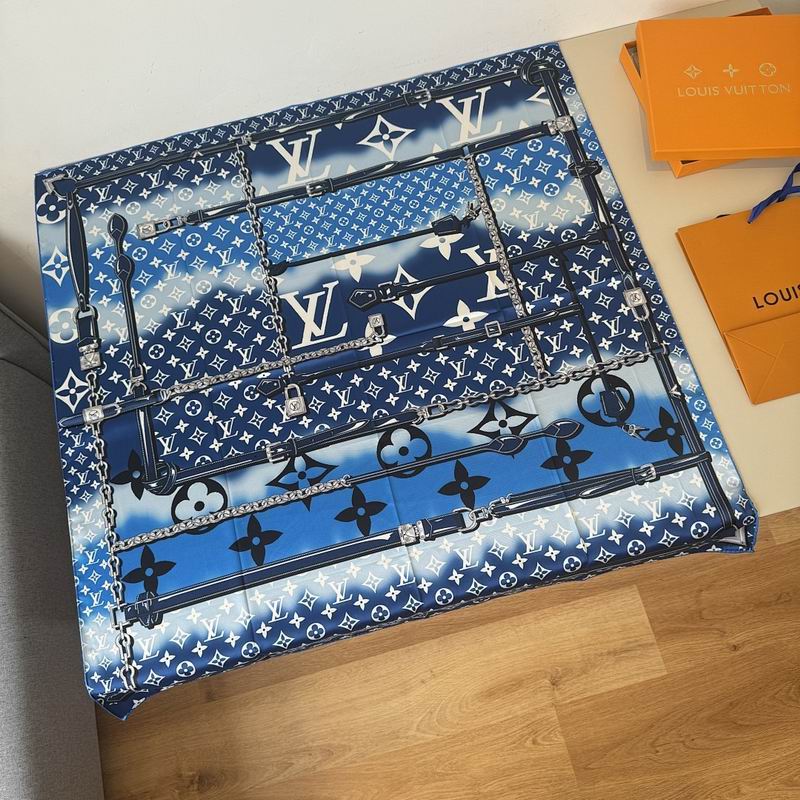 LV silk scarf hm (244)