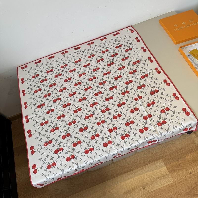 LV silk scarf hm (251)