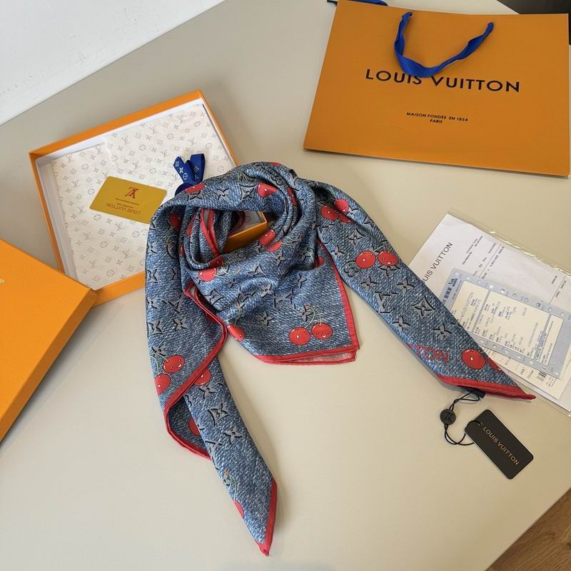 LV silk scarf hm (256)