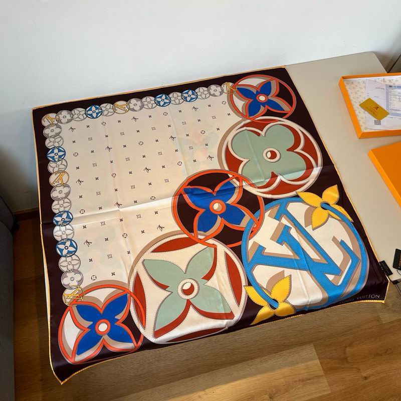 LV silk scarf hm (300)