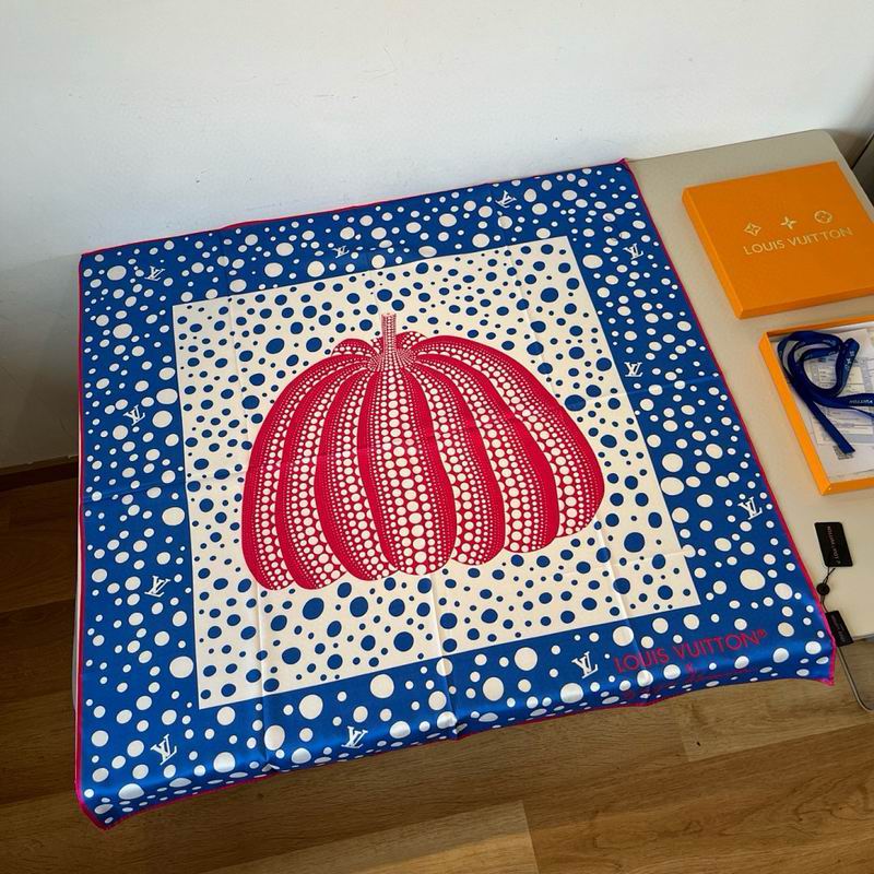 LV silk scarf hm (317)