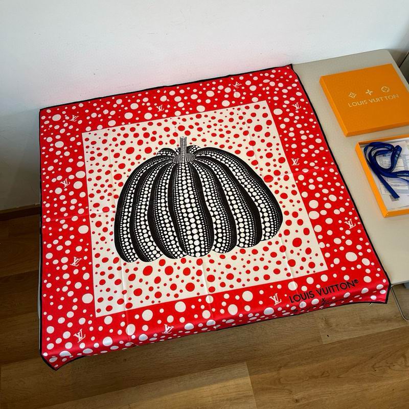 LV silk scarf hm (323)