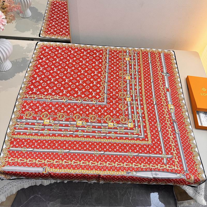 LV silk scarf hm (342)