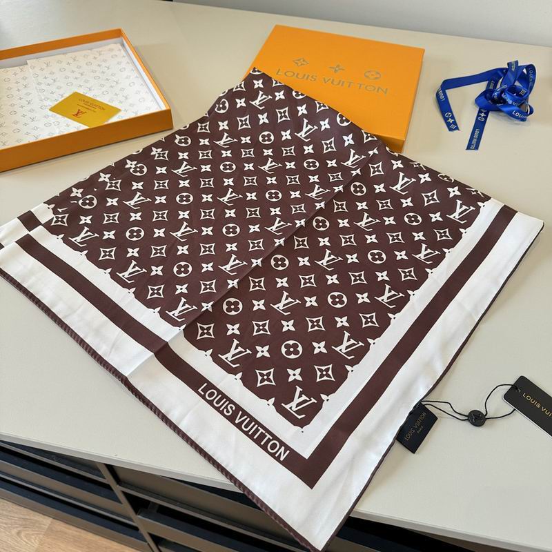 LV silk scarf hm (376)