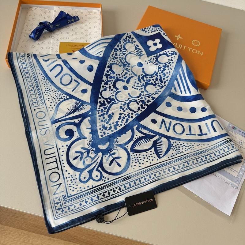 LV silk scarf hm (43)